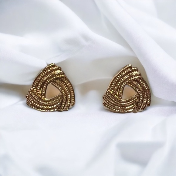 NWT 1980s Faux Gold Plated Triangle Stud Earrings - Picture 1 of 3